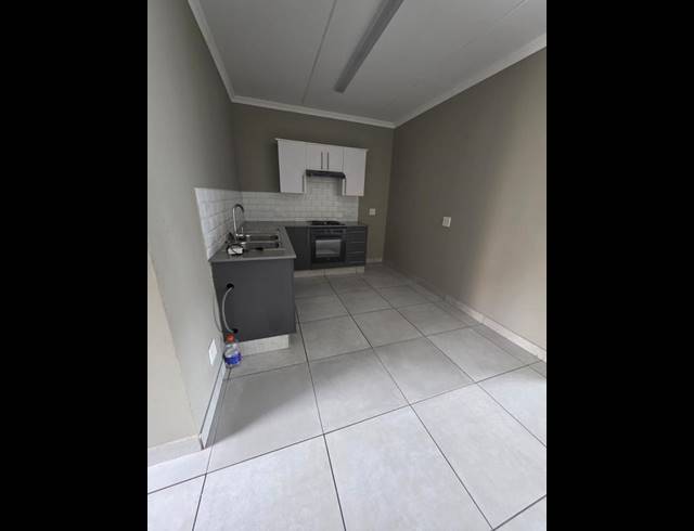 2 BEDROOM PROPERTY TO RENT IN BRENTWOOD PARK